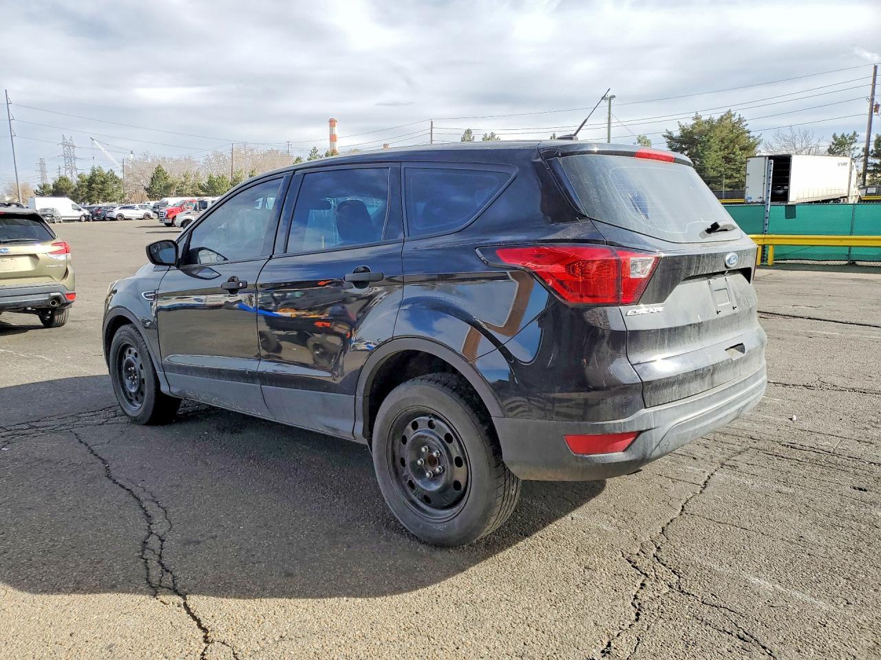2019 Ford Escape S - Фото 2