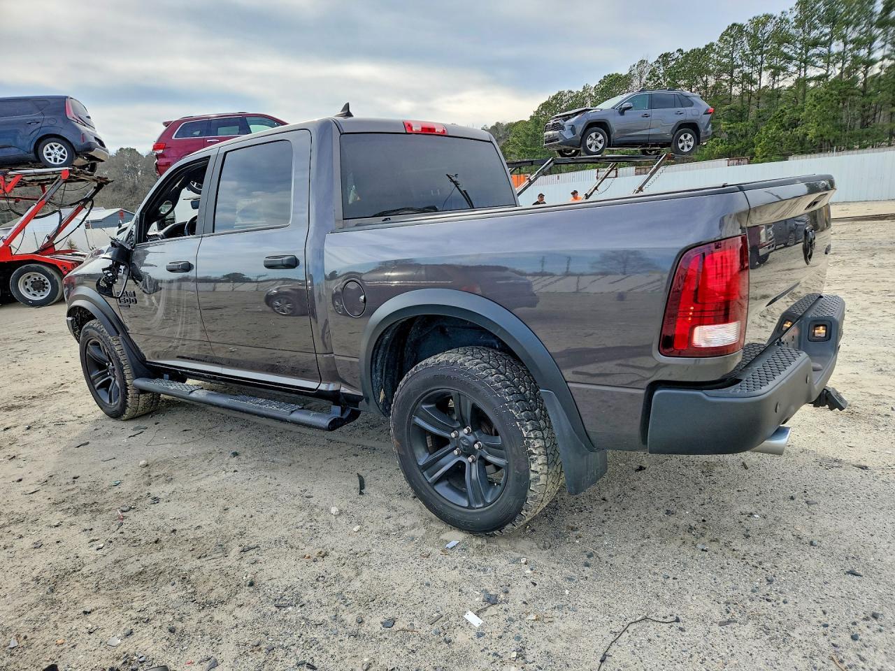 2021 Ram 1500 Classic Slt - Фото 2