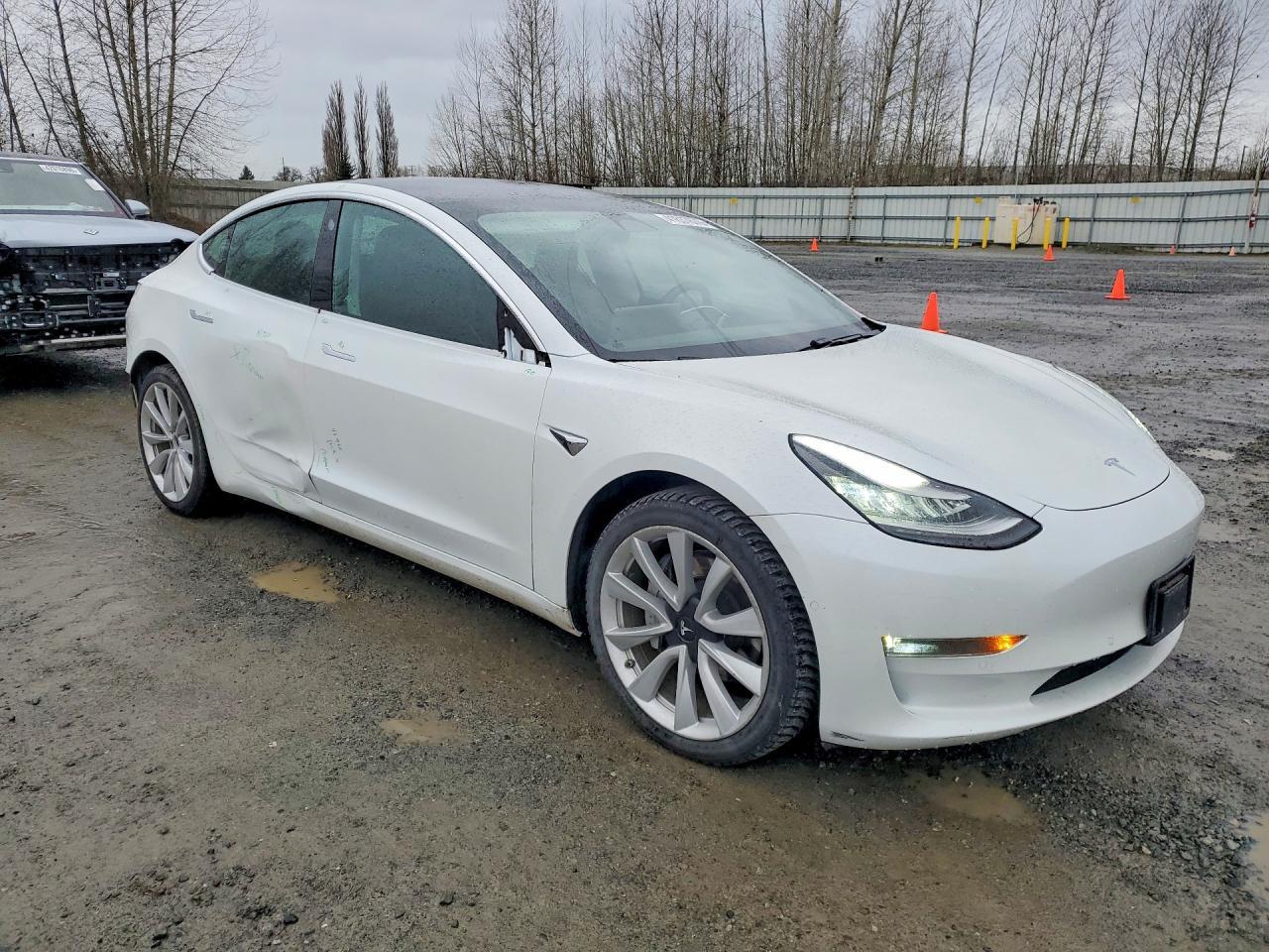 2020 Tesla Model 3 - Фото 4