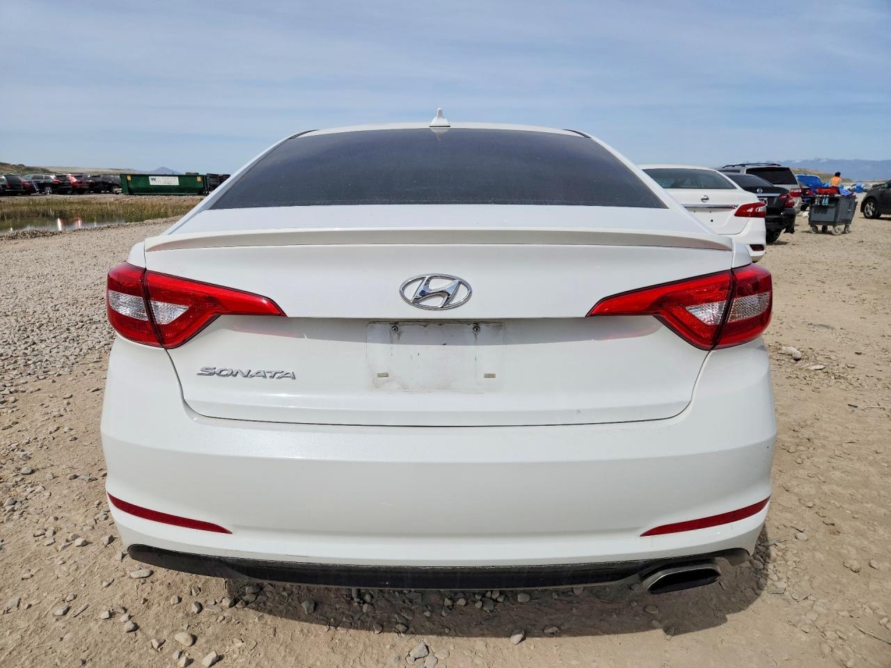 2017 Hyundai Sonata Base - Image 6