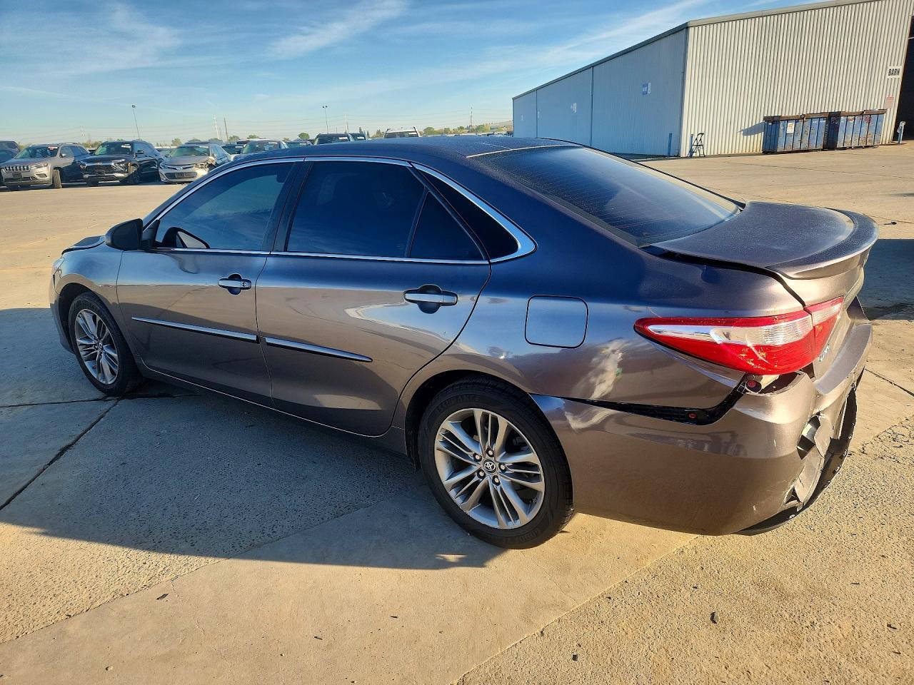 2017 Toyota Camry Se - Фото 2