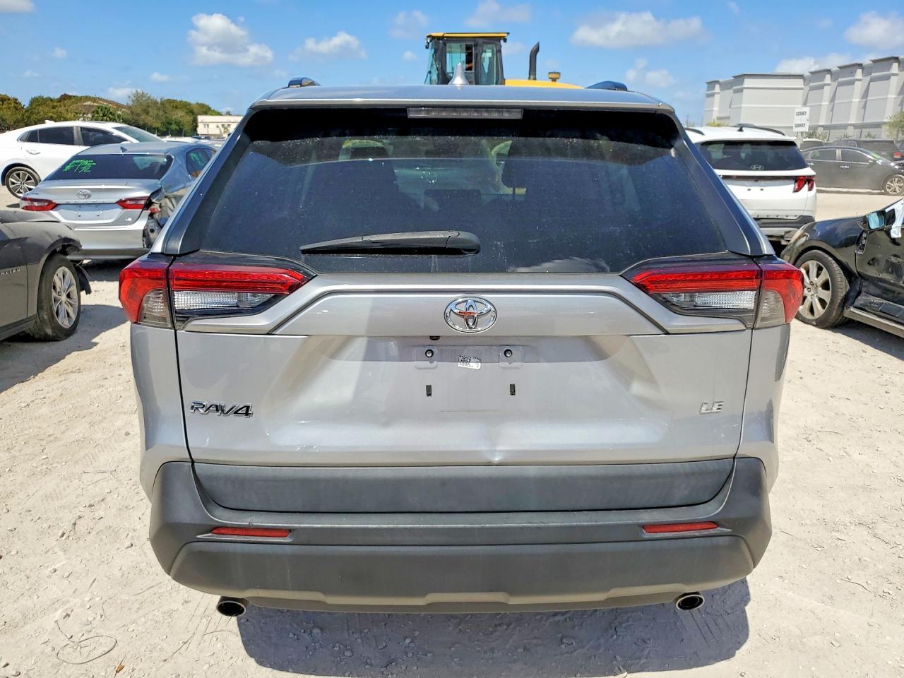 2021 Toyota Rav4 Le - Фото 6