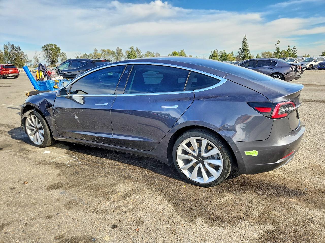 2020 Tesla Model 3 - Фото 2