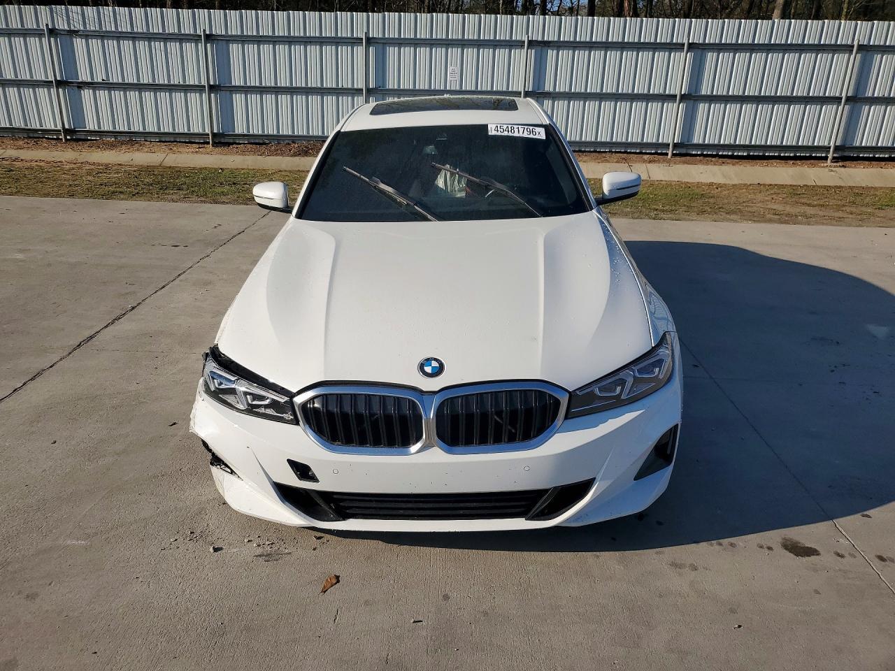2023 BMW 330I - Фото 5