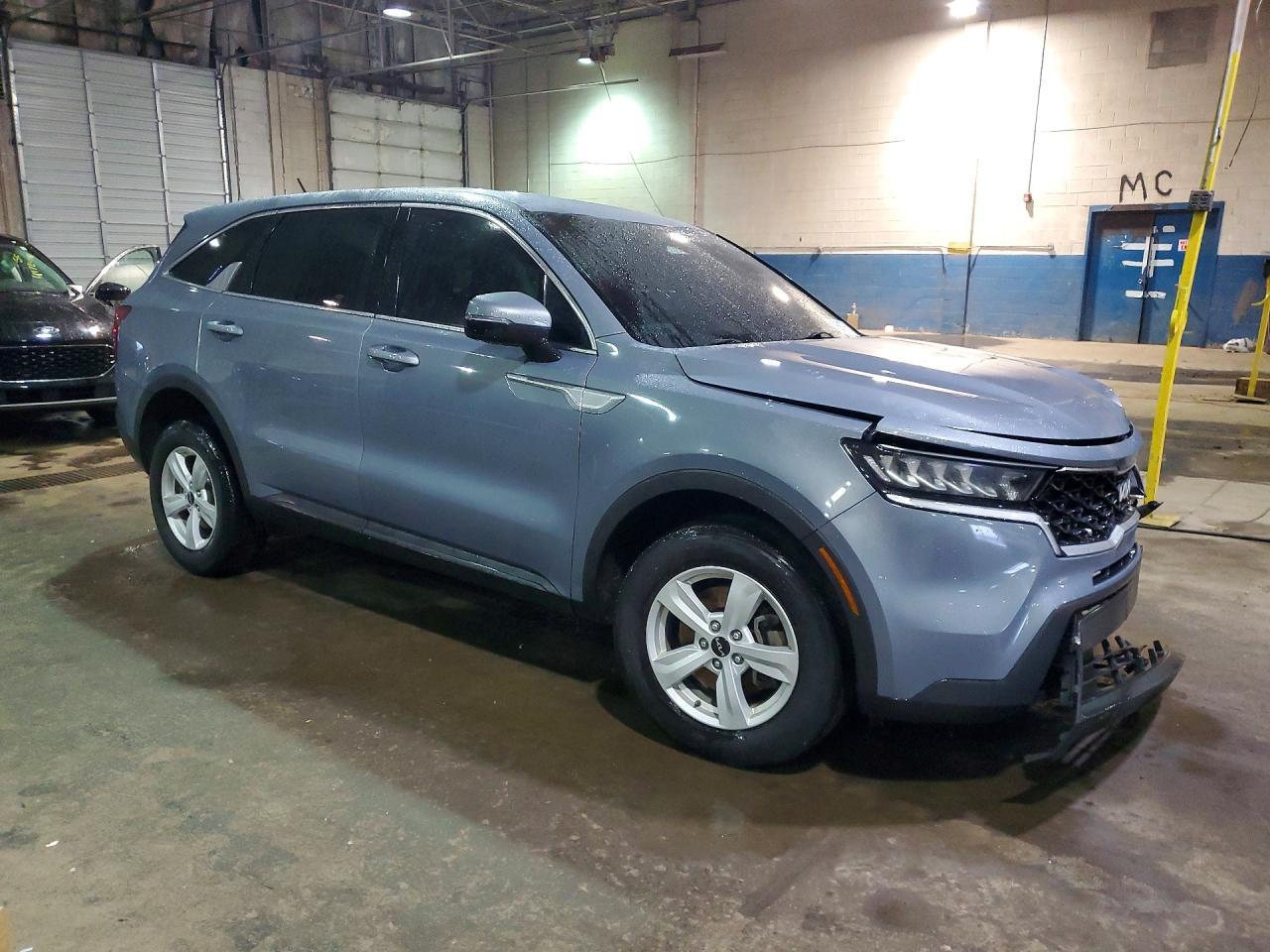 2022 Kia Sorento Lx - Image 4