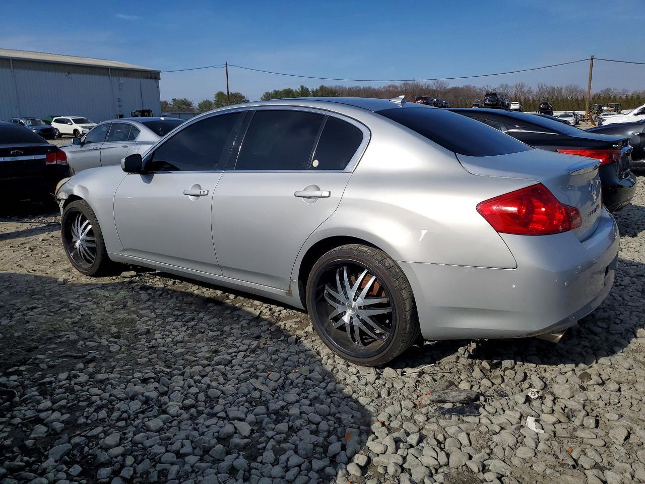 2011 Infiniti G37 Sedan X - Image 2