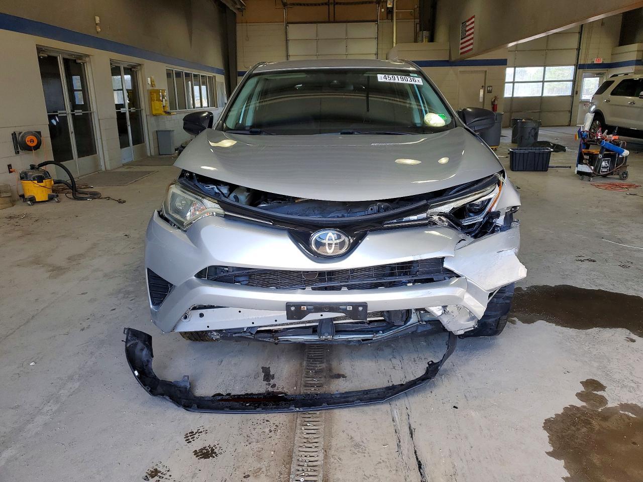 2018 Toyota Rav4 Le - Image 5