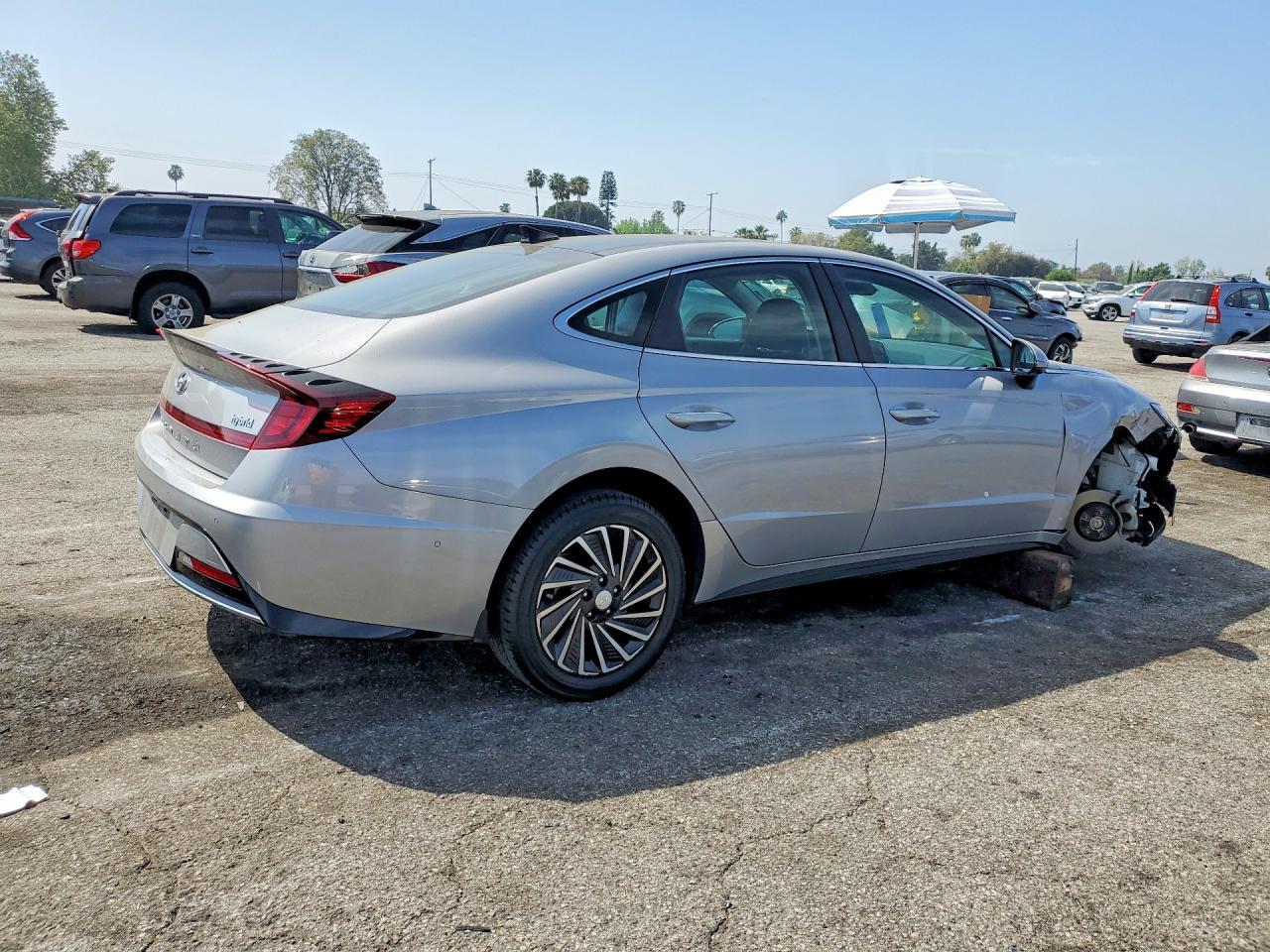 2023 Hyundai Sonata Hybrid Limited - Image 3