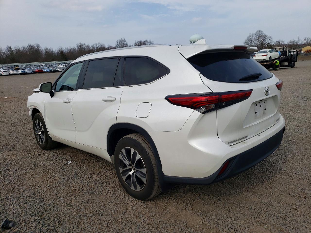 2023 Toyota Highlander Xle - Image 2
