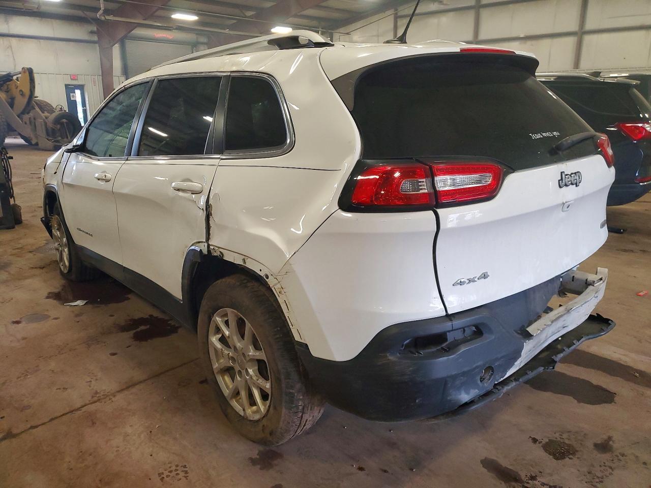 2018 Jeep Cherokee Latitude - Image 2