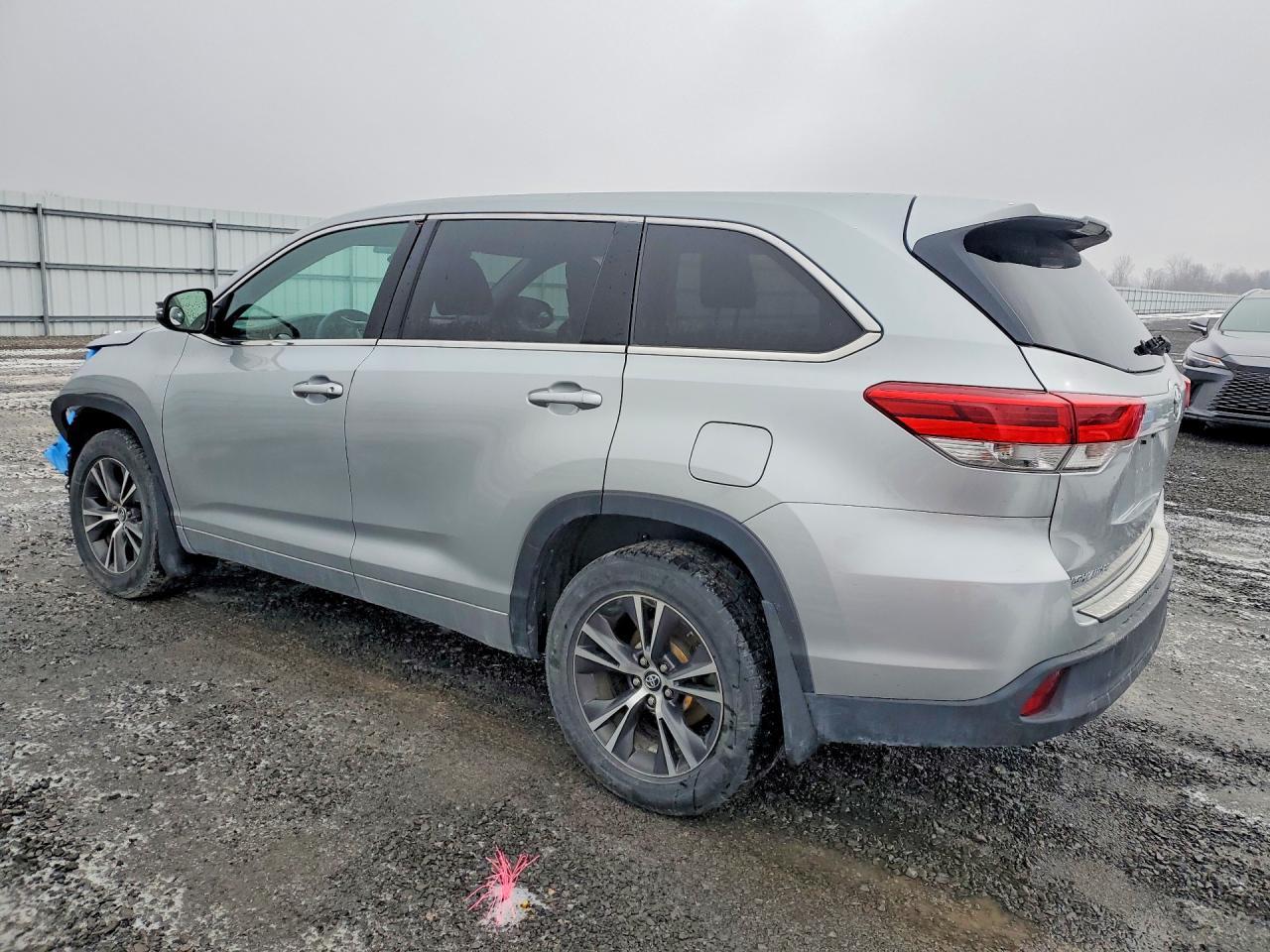 2018 Toyota Highlander Le - Фото 2