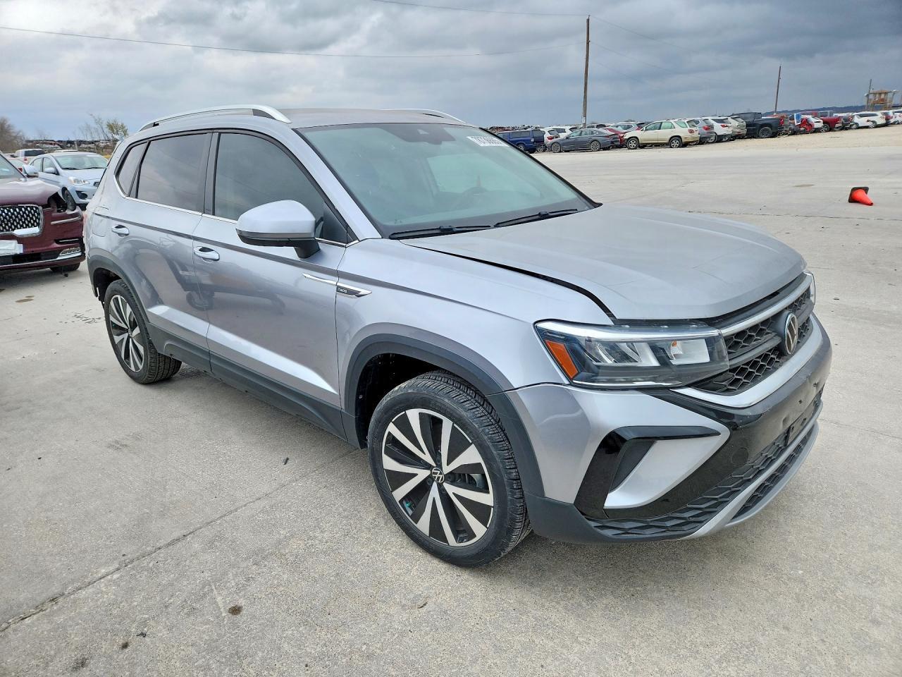 2023 Volkswagen Taos Se - Image 4