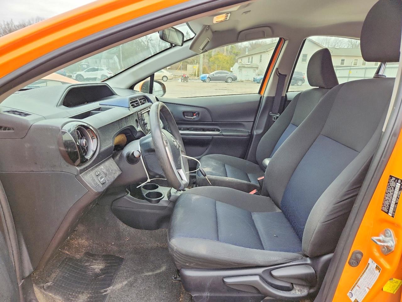 2015 Toyota Prius C Two - Фото 7