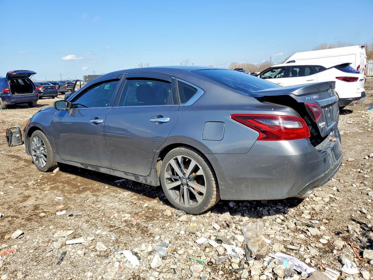 2017 Nissan Altima 2.5 Sr - Фото 2
