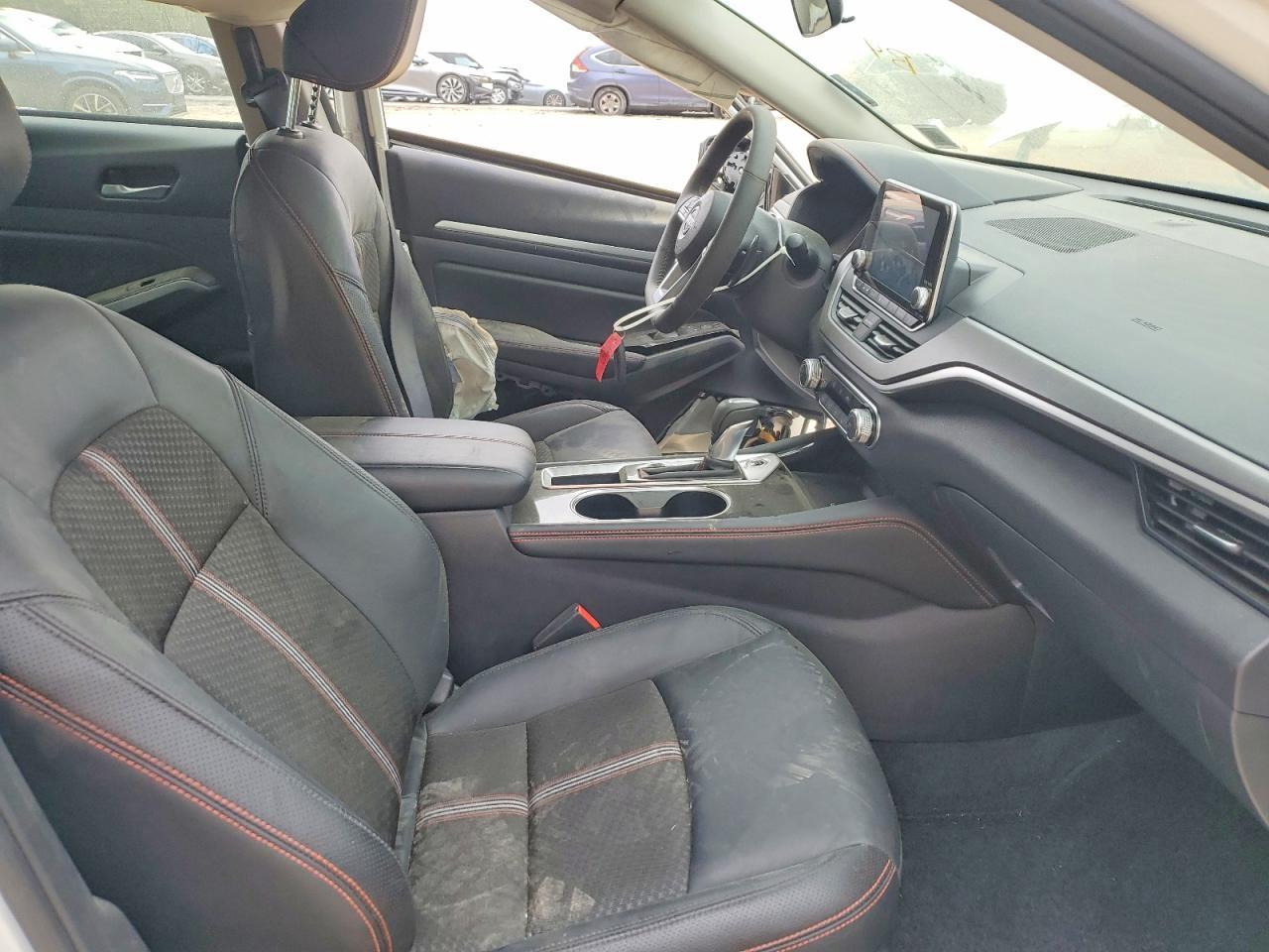 2025 Nissan Altima 2.5 Sr - Image 7