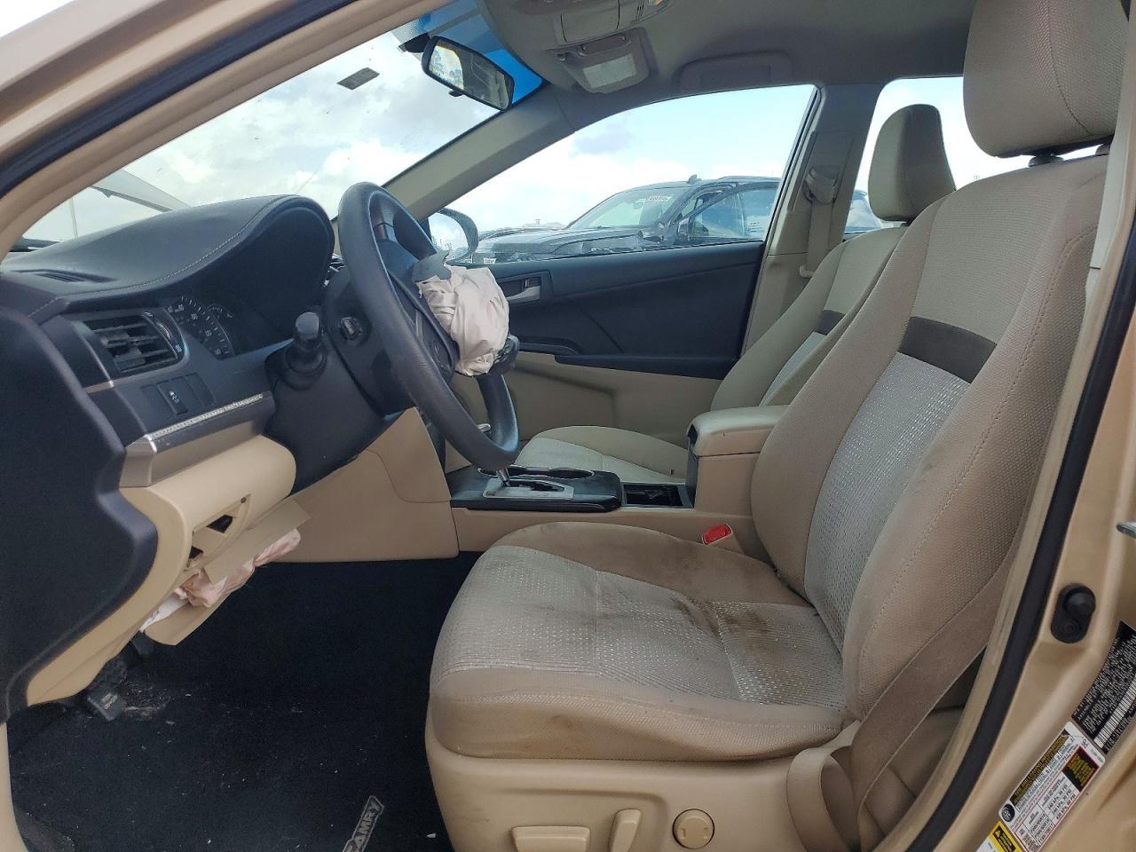 2012 Toyota Camry Le - Image 7