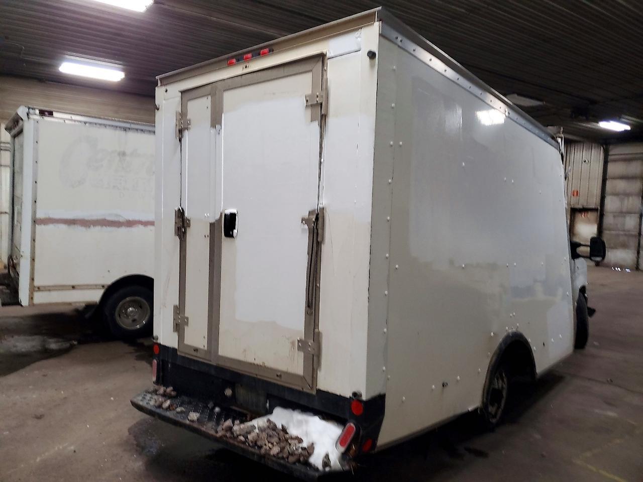 2018 Ford Econline - Image 3