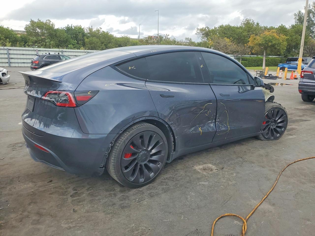 2022 Tesla Model Y - Image 3