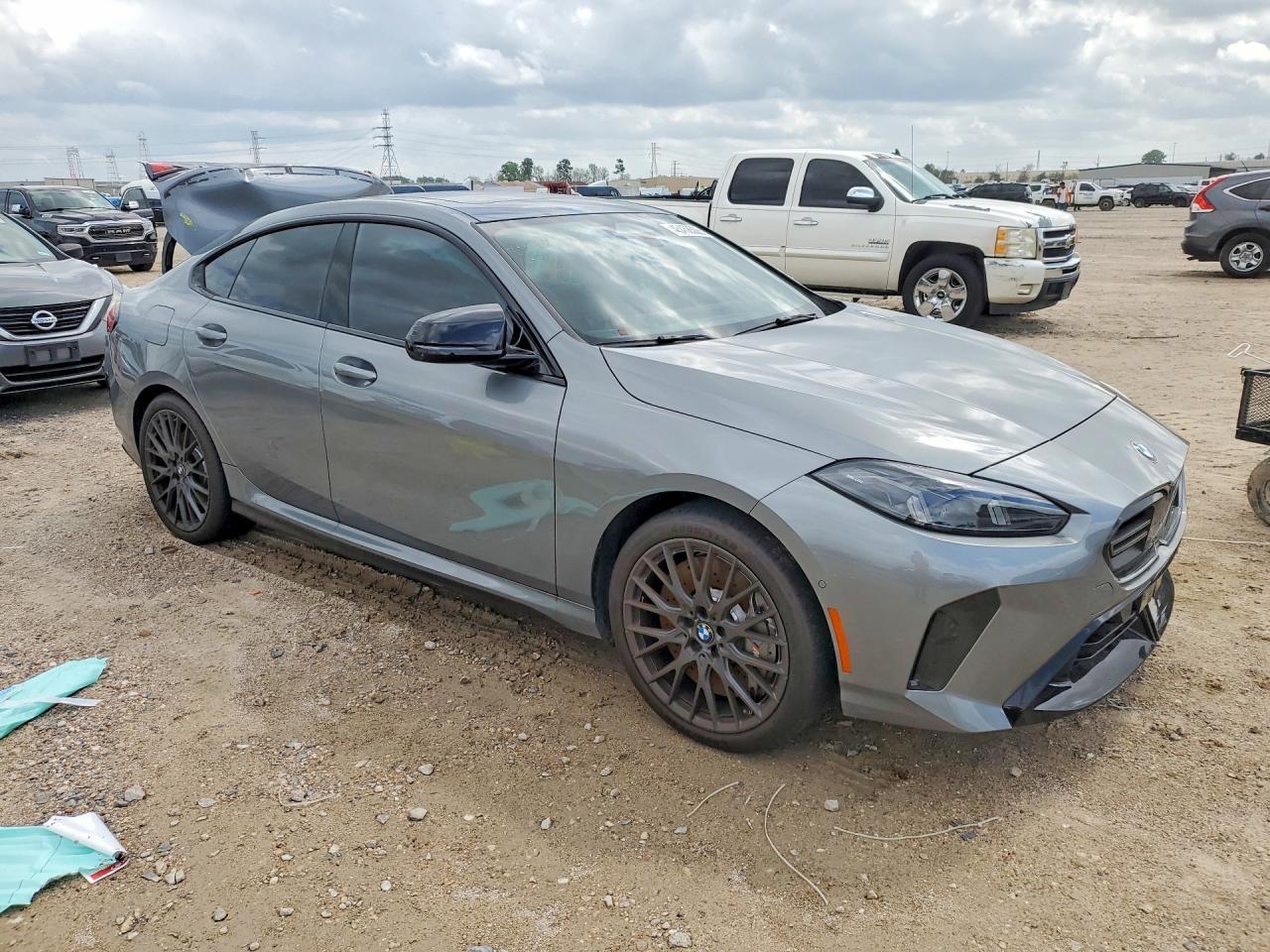 2026 BMW M235Xi - Фото 4