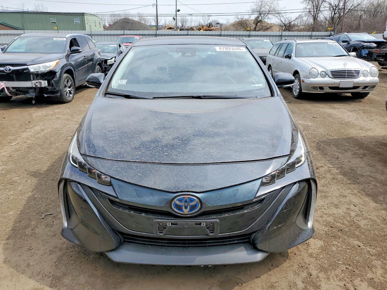 2022 Toyota Prius Prime Le - Image 5