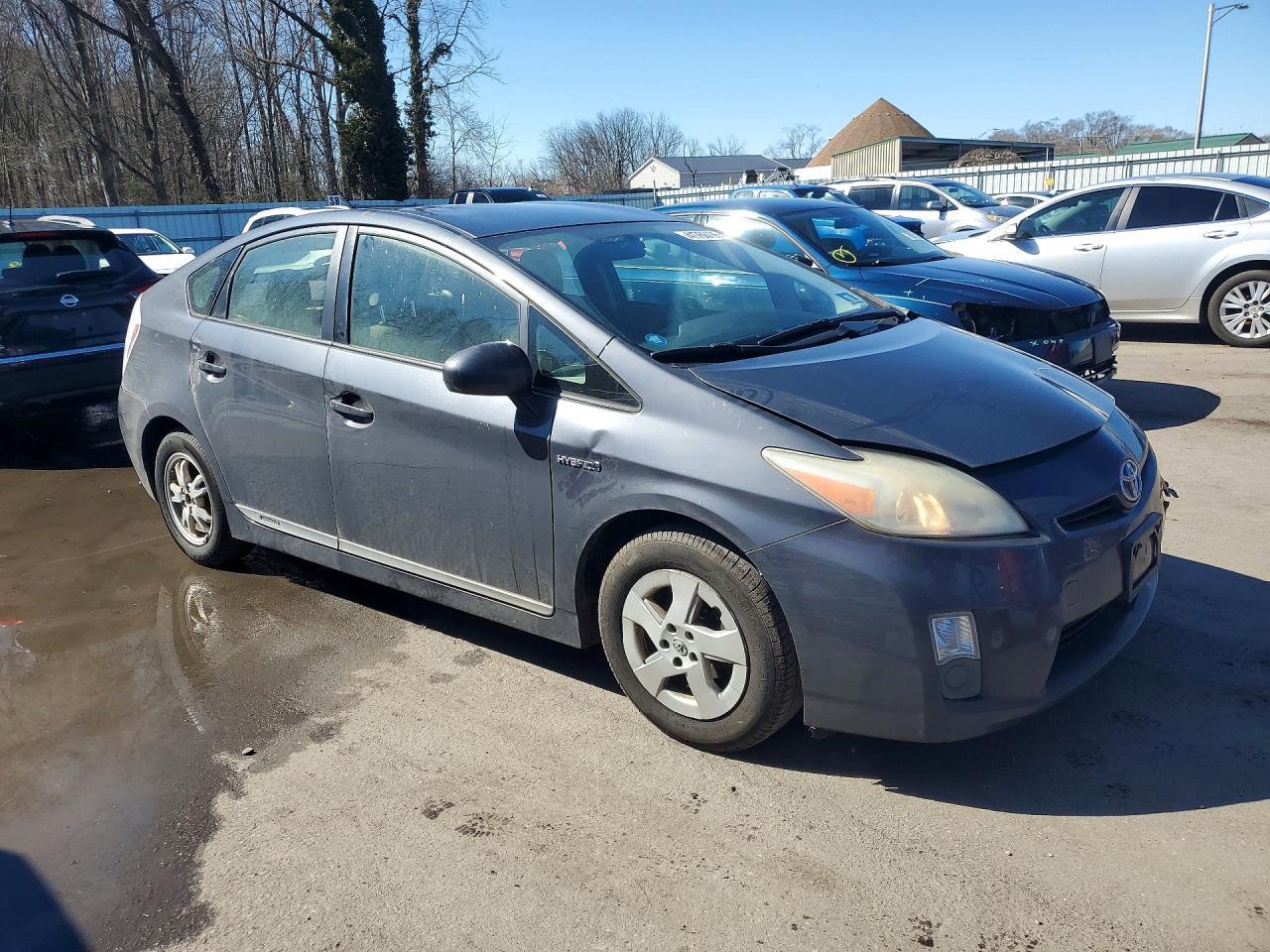 2011 Toyota Prius Two - Фото 4