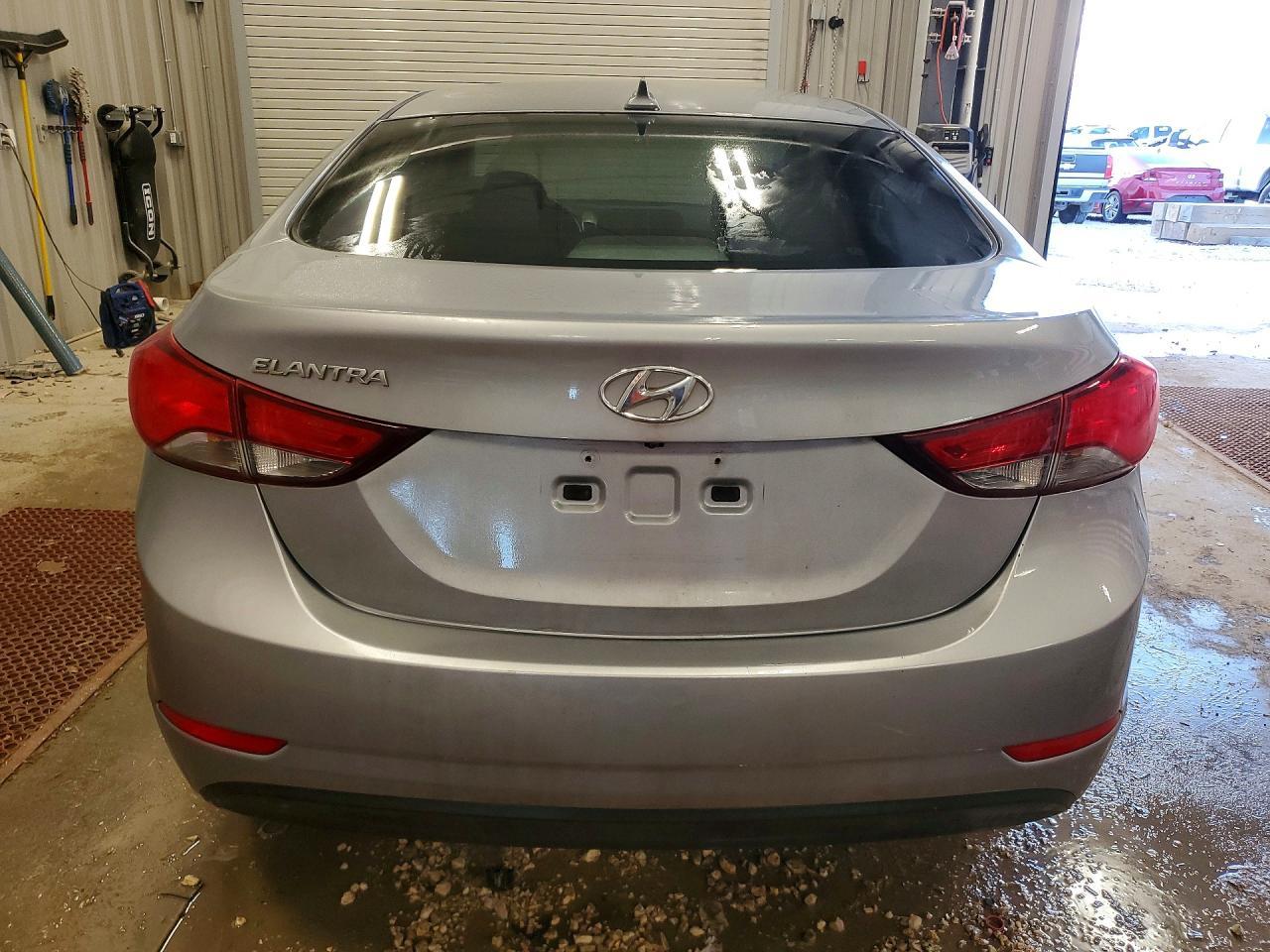 2016 Hyundai Elantra Se - Фото 6