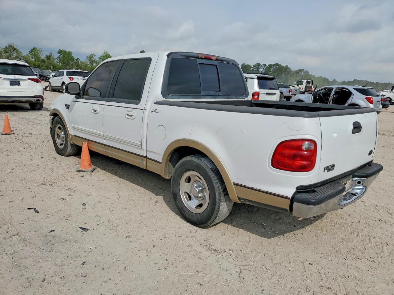 2001 Ford F150 Supercrew - Image 2