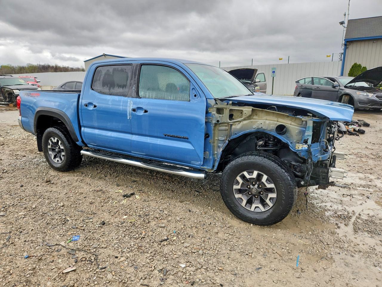 2019 Toyota Tacoma Trd Off-Road - Image 4
