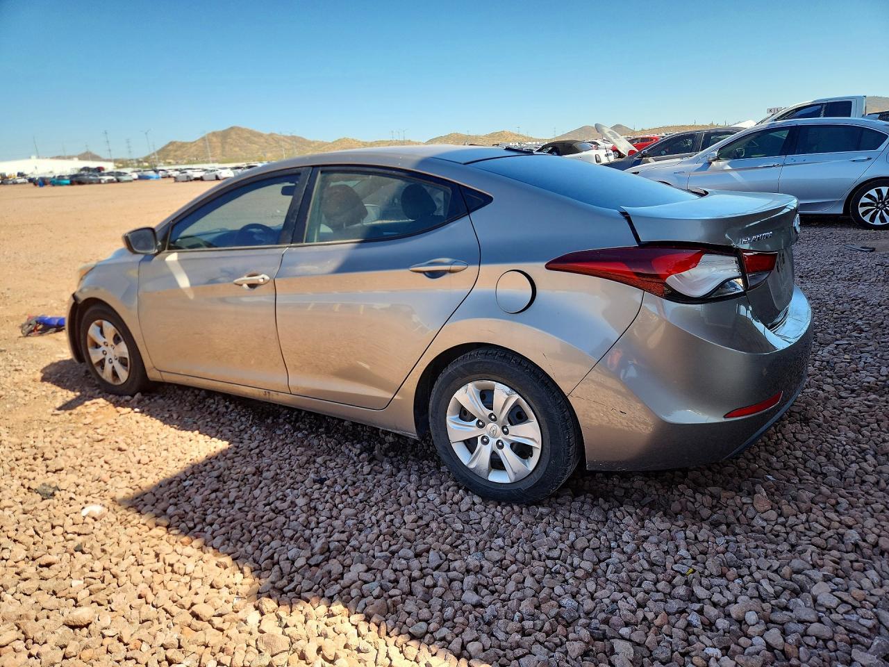 2016 Hyundai Elantra Se - Фото 2