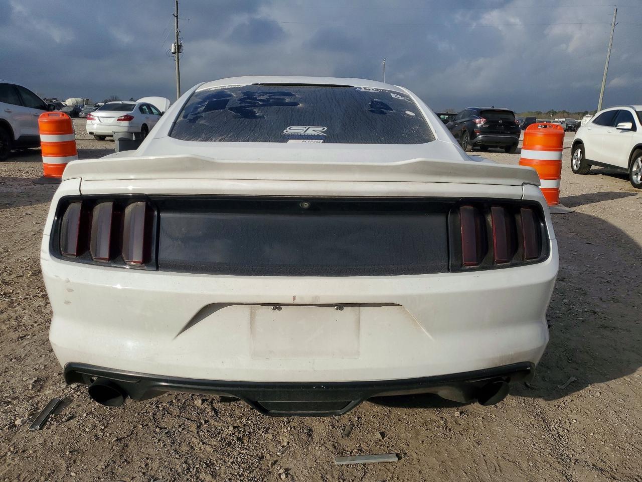 2015 Ford Mustang - Фото 6