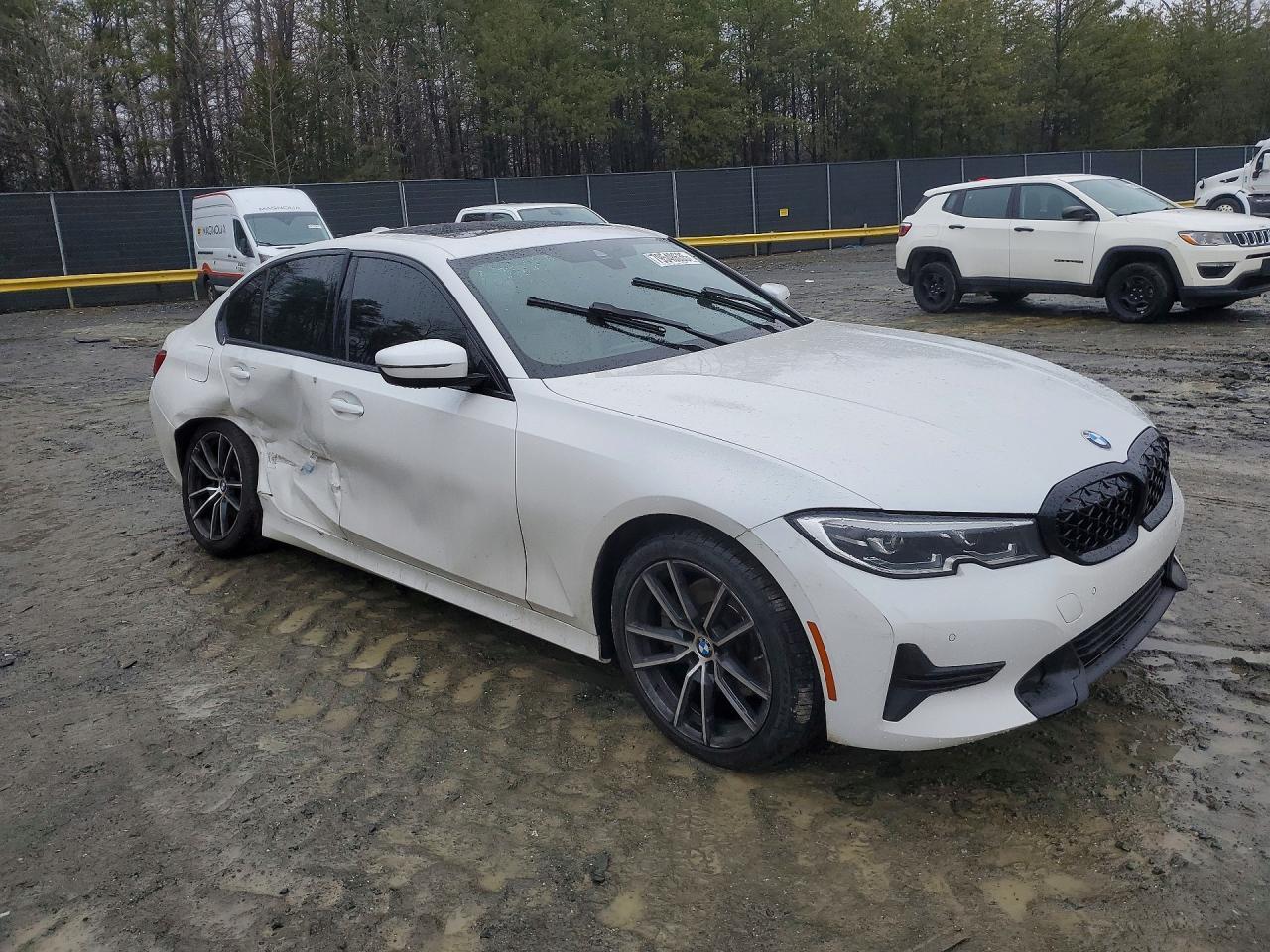 2022 BMW 330I - Фото 4