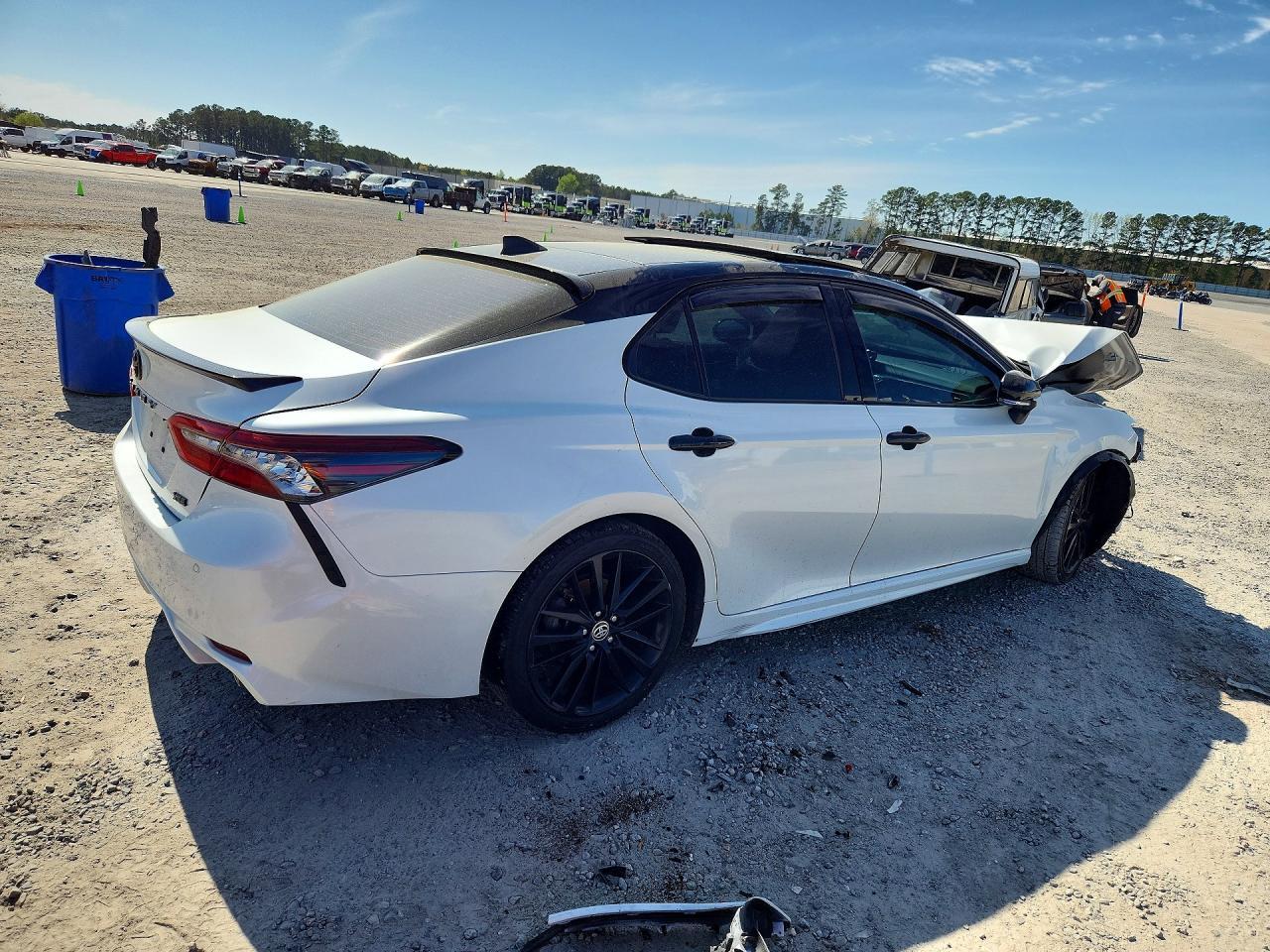 2022 Toyota Camry Xse - Фото 3