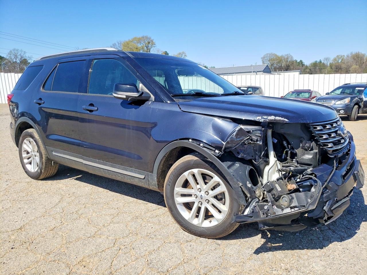2017 Ford Explorer Xlt - Фото 4