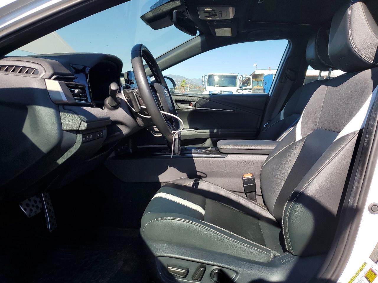2025 Toyota Camry Se - Фото 7