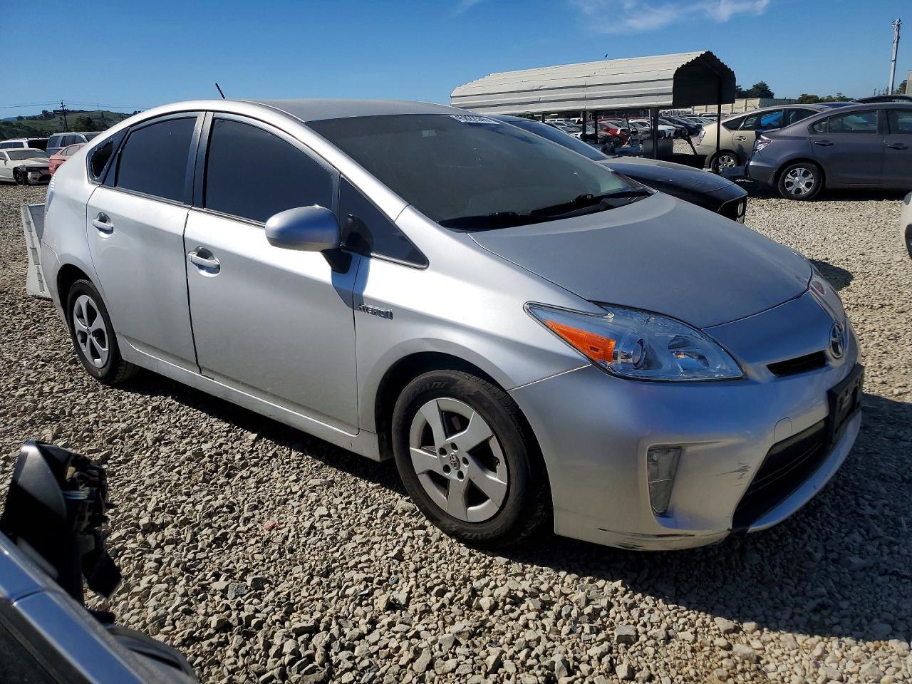 2015 Toyota Prius Two - Фото 4