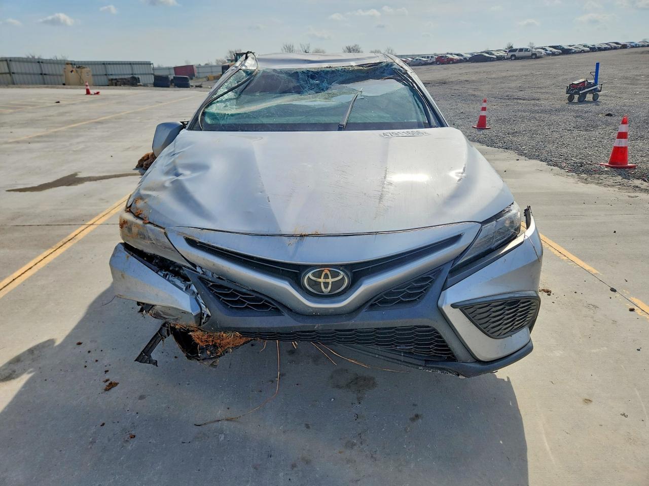 2022 Toyota Camry Se - Фото 5