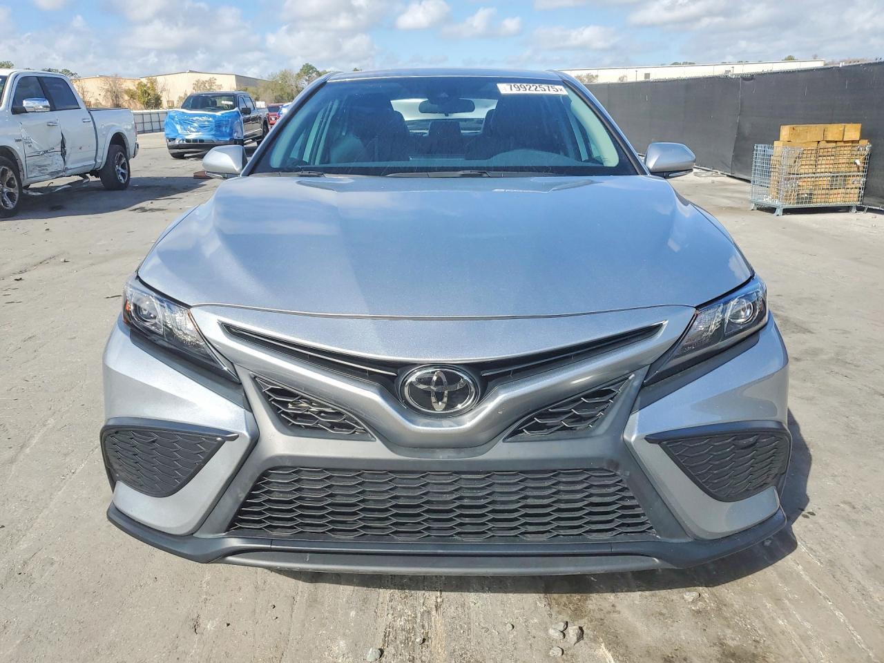 2024 Toyota Camry Se - Фото 5