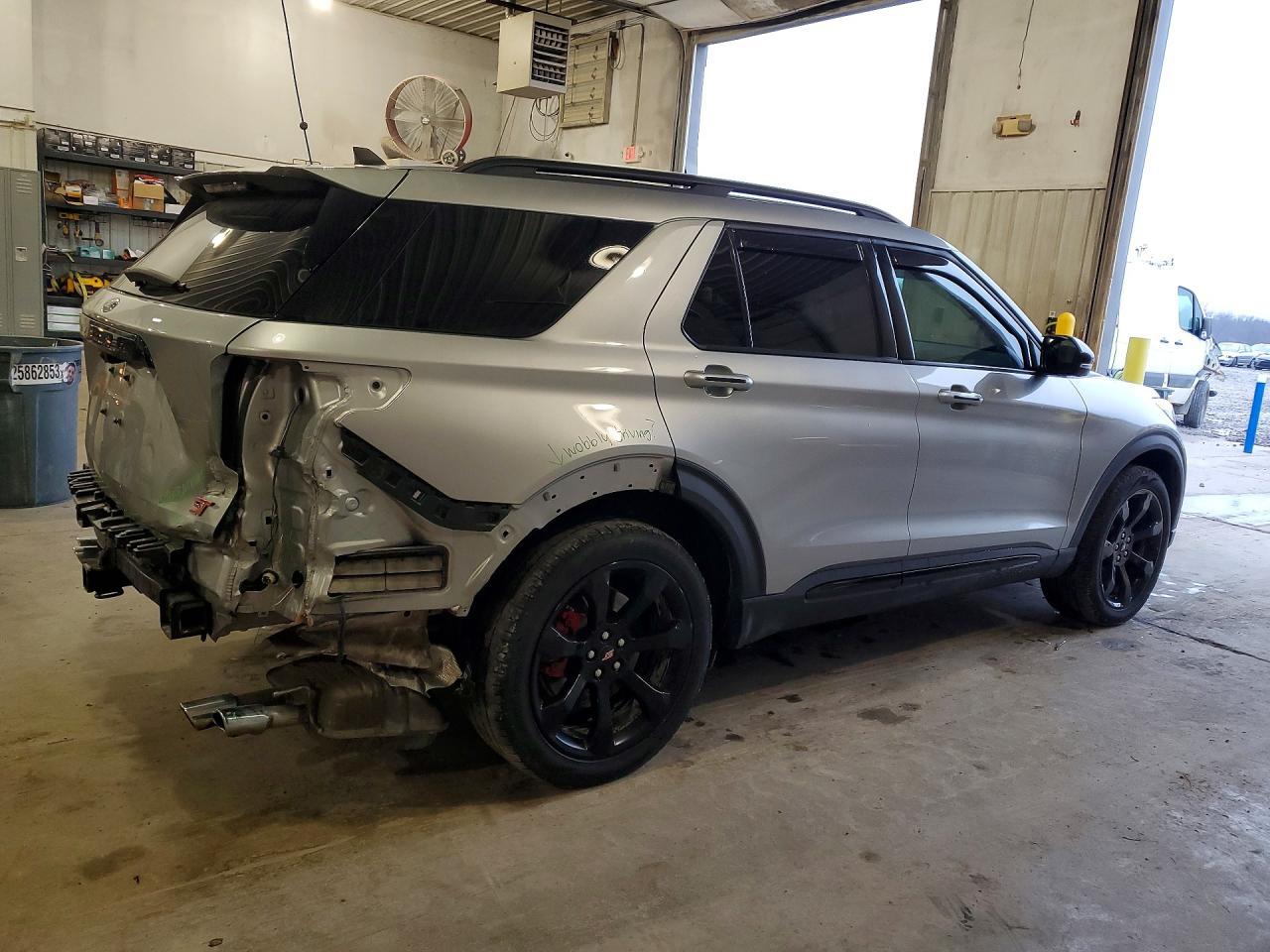 2021 Ford Explorer St - Image 3