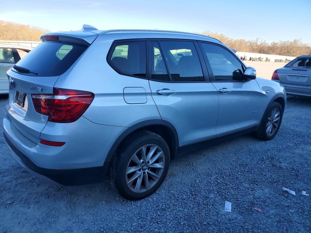 2017 BMW X3 Sdrive28I - Image 3