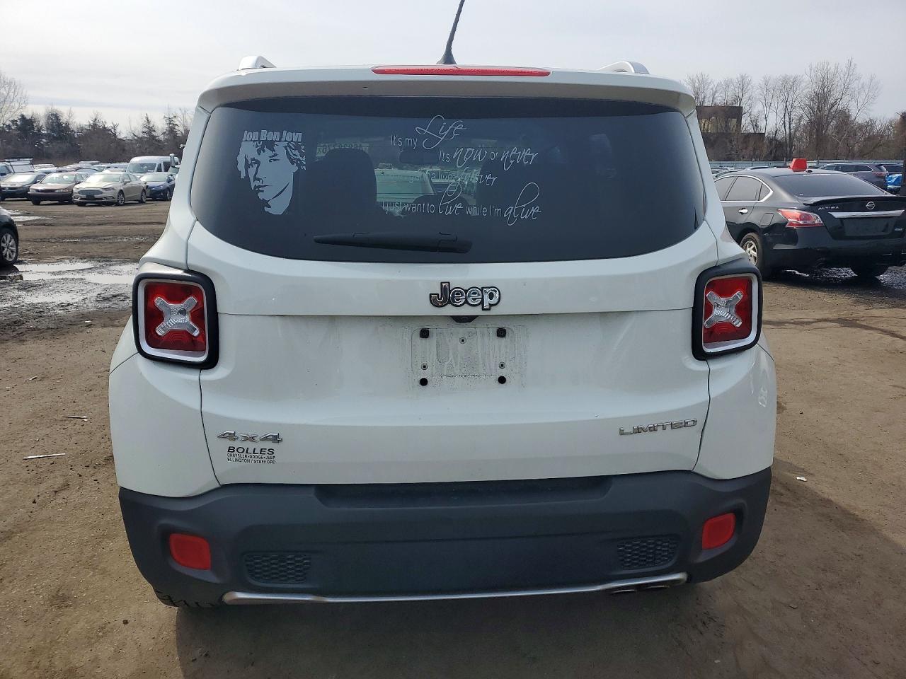 2015 Jeep Renegade Limited - Image 6