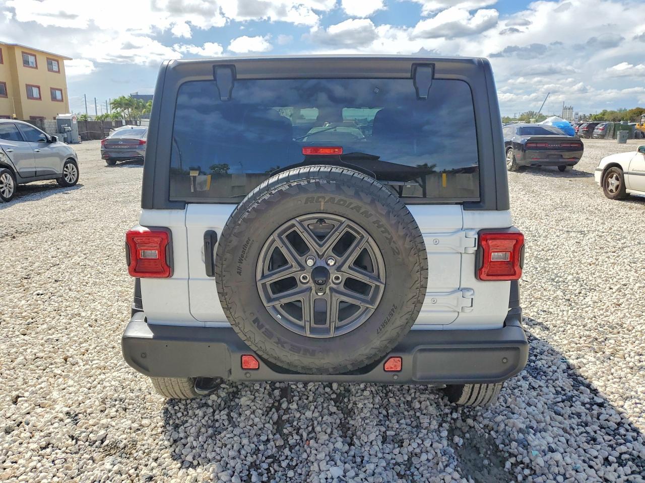 2025 Jeep Wrangler Sport - Фото 6