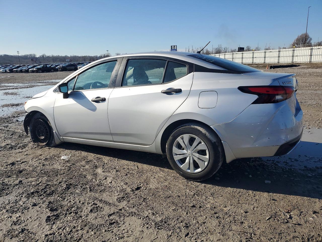 2021 Nissan Versa S - Image 2