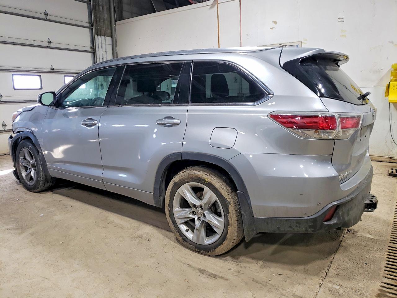 2015 Toyota Highlander Limited Platinum - Фото 2
