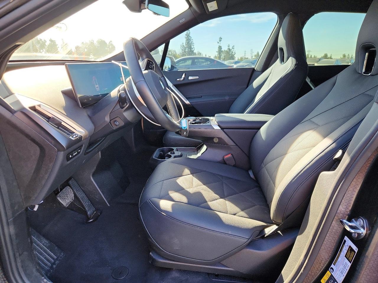 2026 BMW Ix xDrive45 - Фото 7