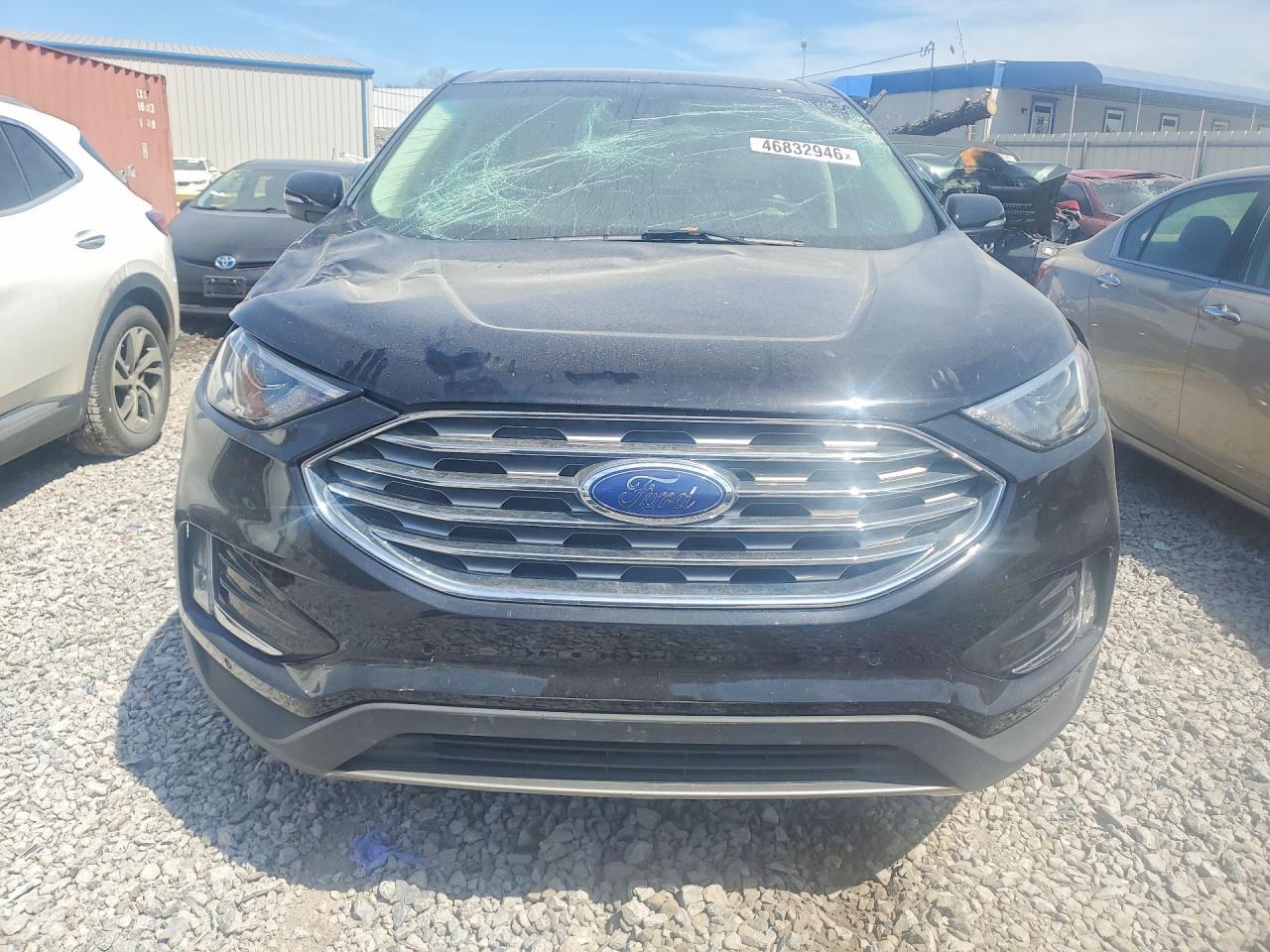2023 Ford Edge Titanium - Image 5