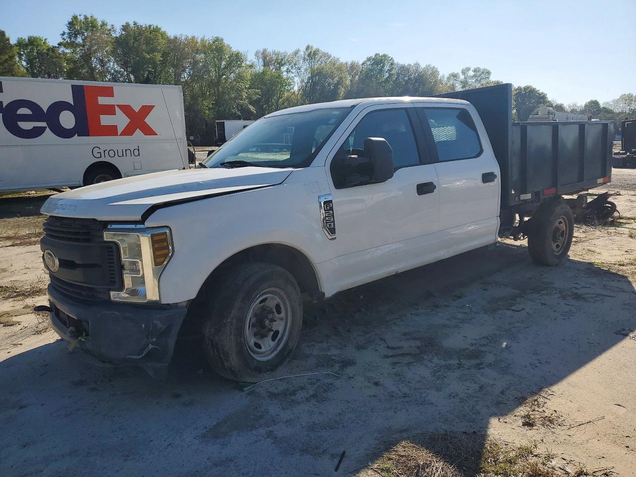 2018 Ford F250 Super Duty Dump Truck - Image 2