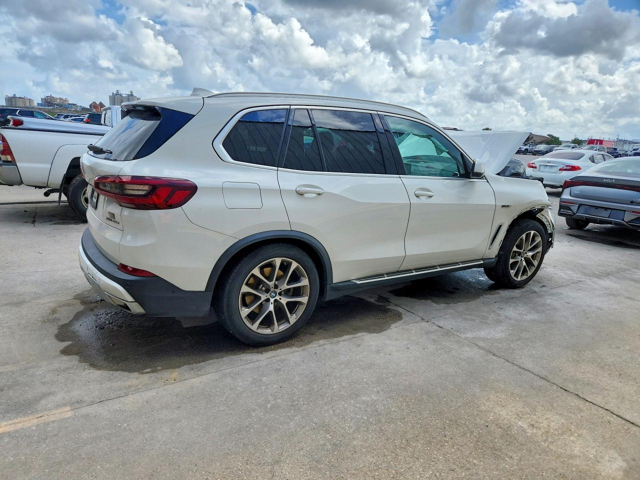 2023 BMW X5 xDrive45E - Фото 3