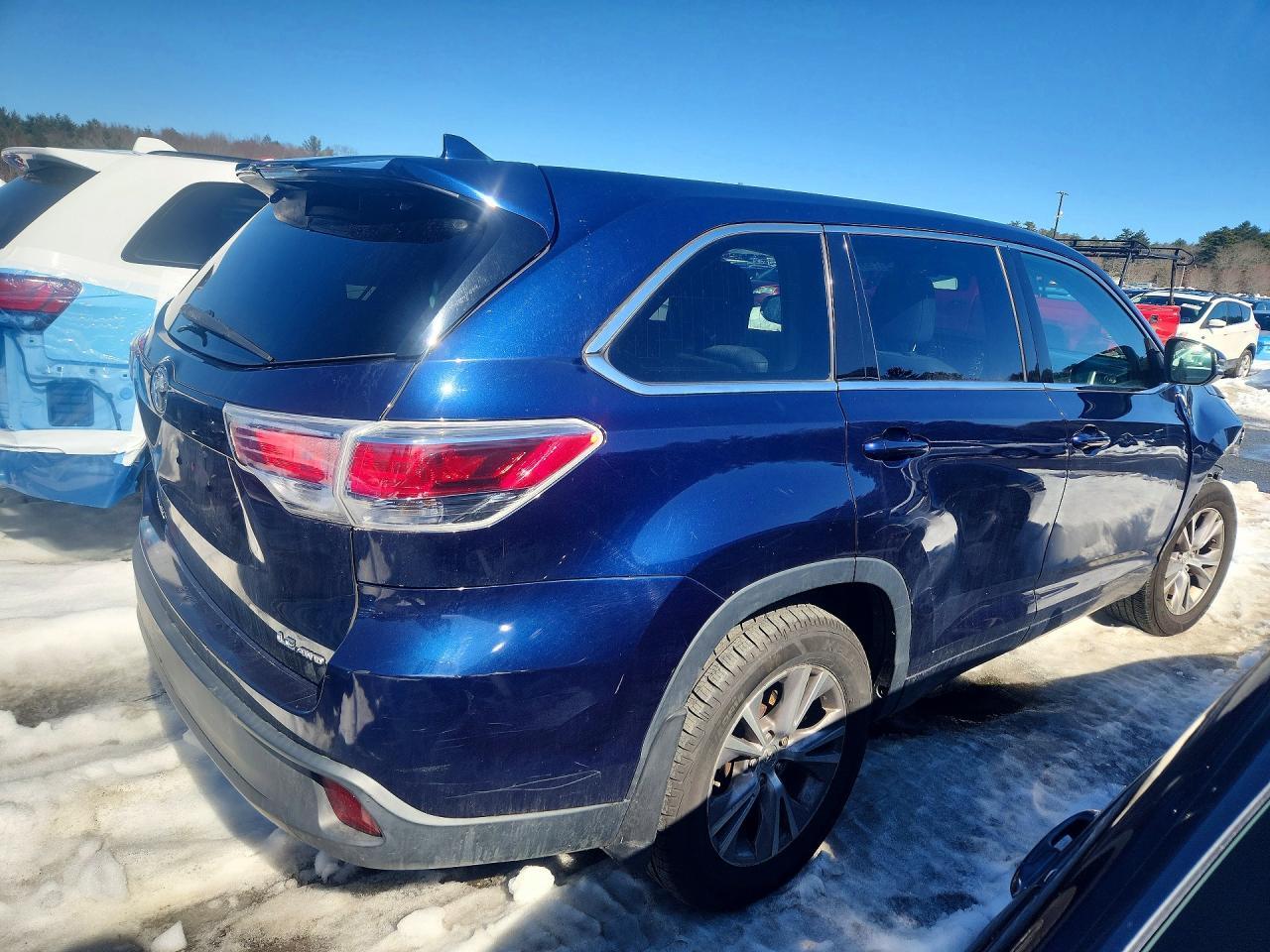 2015 Toyota Highlander Le - Фото 3