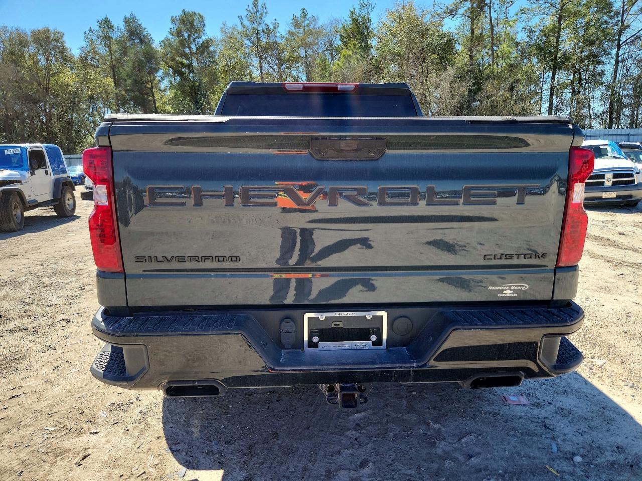 2025 Chevrolet Silverado K1500 Trail Boss Custom - Image 6