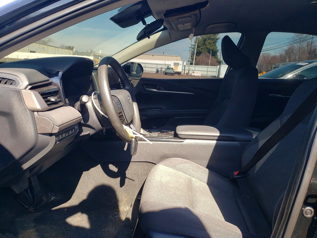 2025 Toyota Camry Le - Image 7